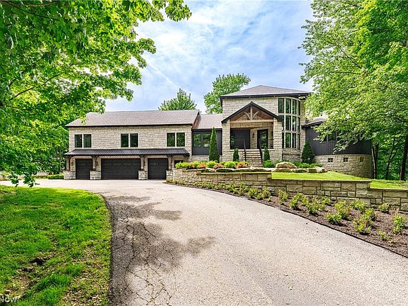 2nd image of 5031 Stone Ridge Dr