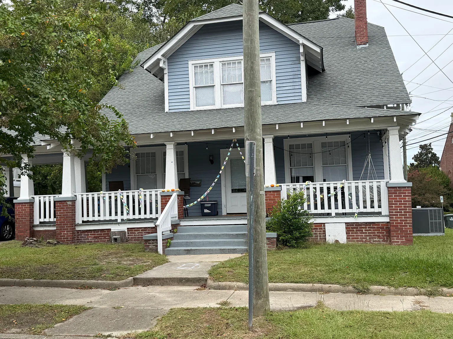 5 bed, 2200 sqft, $4,000 — Photo 1