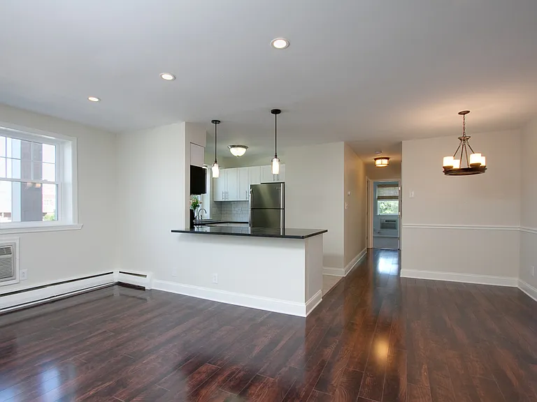 105 Runnymede Ave — Photo 3
