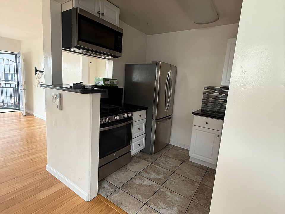 1st image of 2035 Abbott St