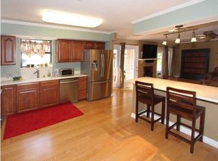 117 Palmetto Rd, Gulf Breeze, FL 32561