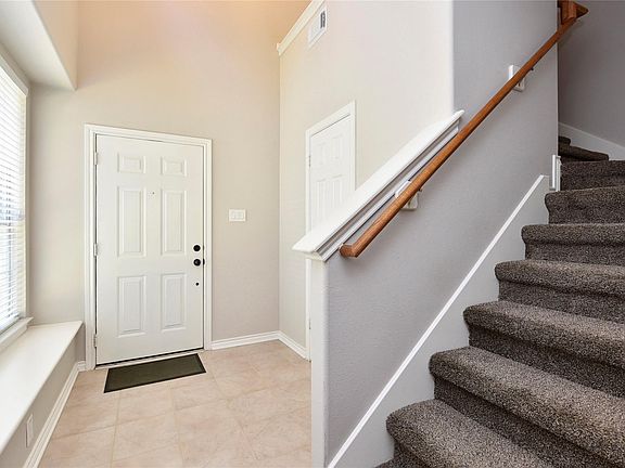 5th image of 30 Peachridge Pl