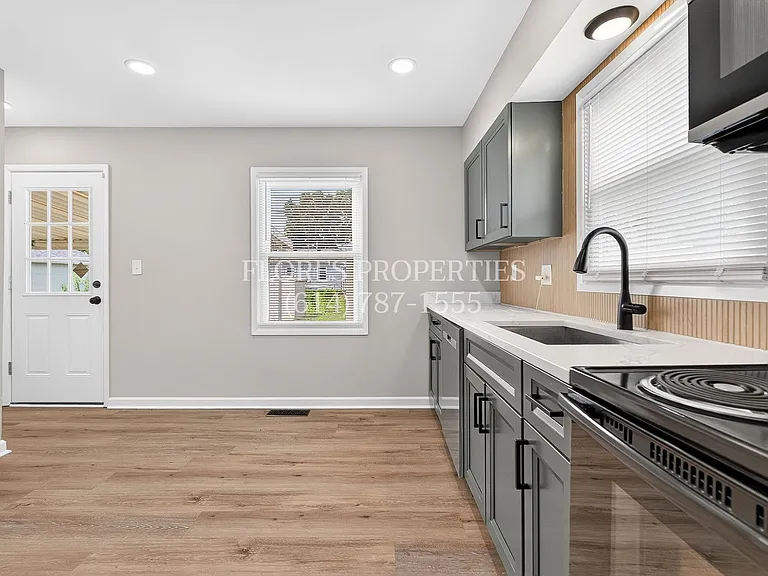 1136 Pauline Ave — Photo 24