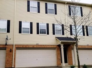 257 Evergreen Cir, Gilberts, IL 60136