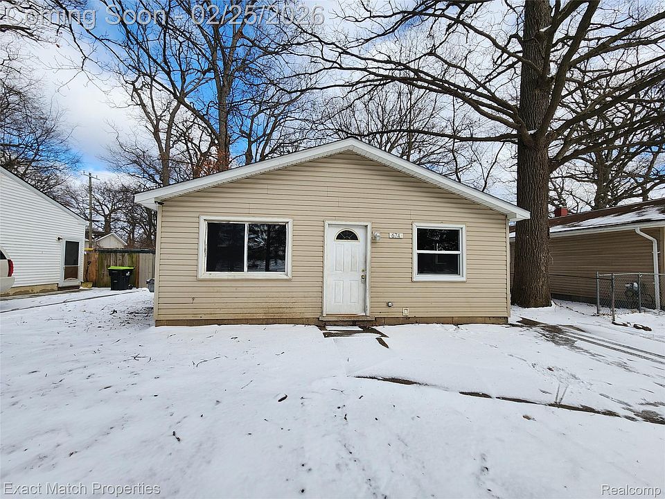 1st image of 674 Parkwood Ave