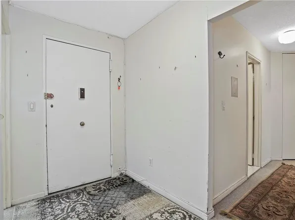 100 High Point Drive #404, Hartsdale, NY 10530