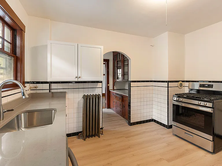 29-31 Chatham St #2 — Photo 12