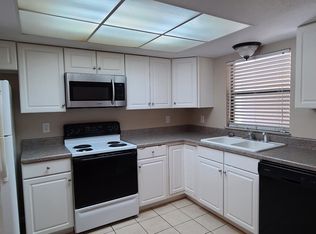 6301 58th St N APT 105, Pinellas Park, FL 33781
