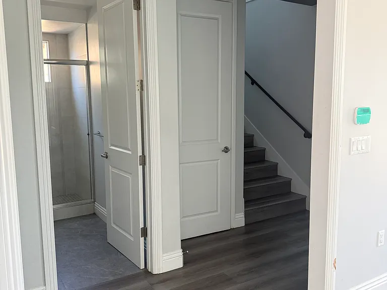 201 E Grand Ave — Photo 7