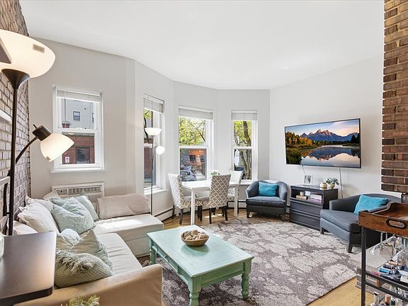 2nd image of 802 W George St APT 1