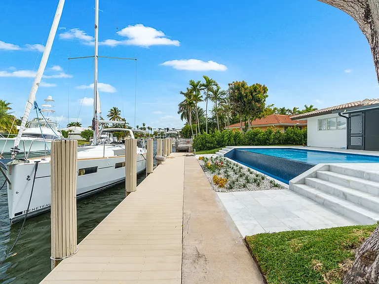 273 Tropic Dr — Photo 20
