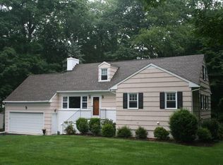 24 Nubel Ln, New Canaan, CT 06840