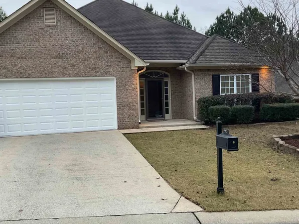 913 Narrows Point Dr, Birmingham, AL 35242