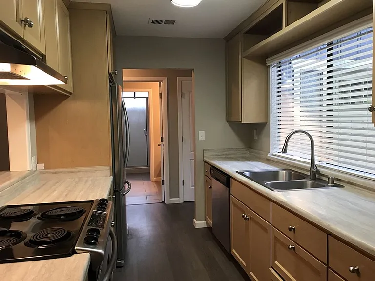 222 El Cajon Ave — Photo 4