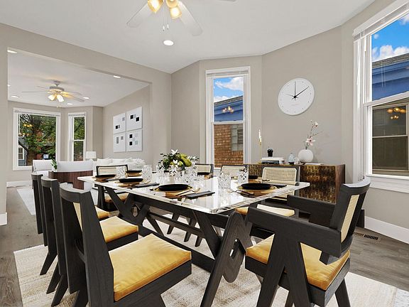 5th image of 2426 N Hamlin Ave #1