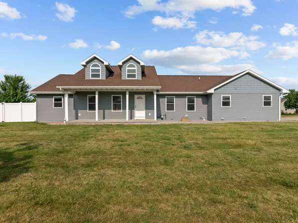 W6143 Rock Island Dr, Greenville, WI 54942