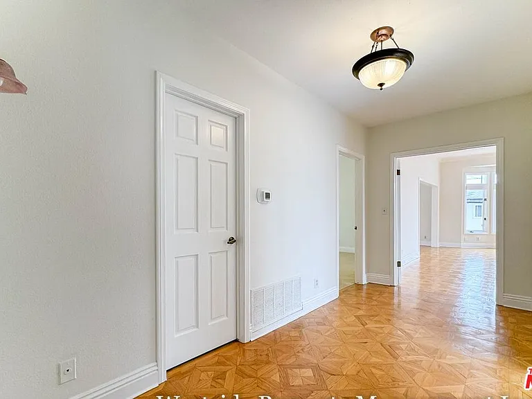 911 5th St #202 — Photo 16