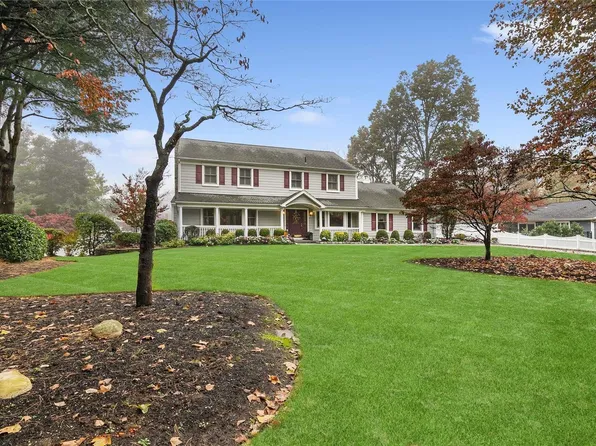 3 Bay Path Court, Huntington, NY 11743