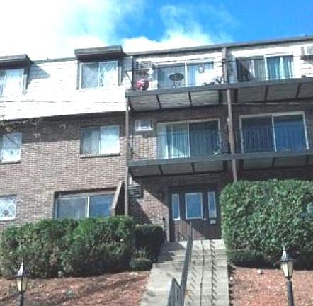 2nd image of 4 Pembroke Dr Unit 24