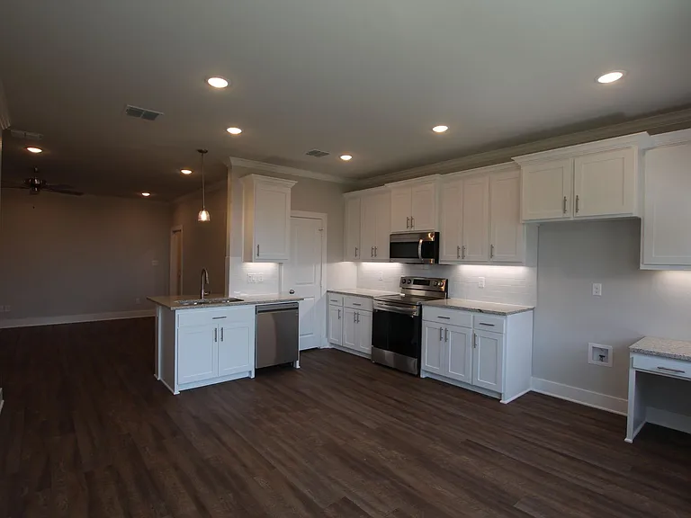 715 Freedom Way — Photo 15