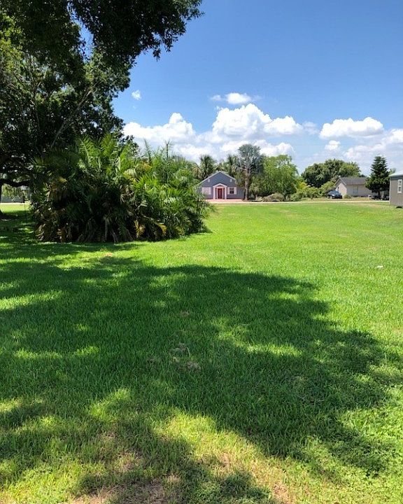 2nd image of 464 Avenue R SW