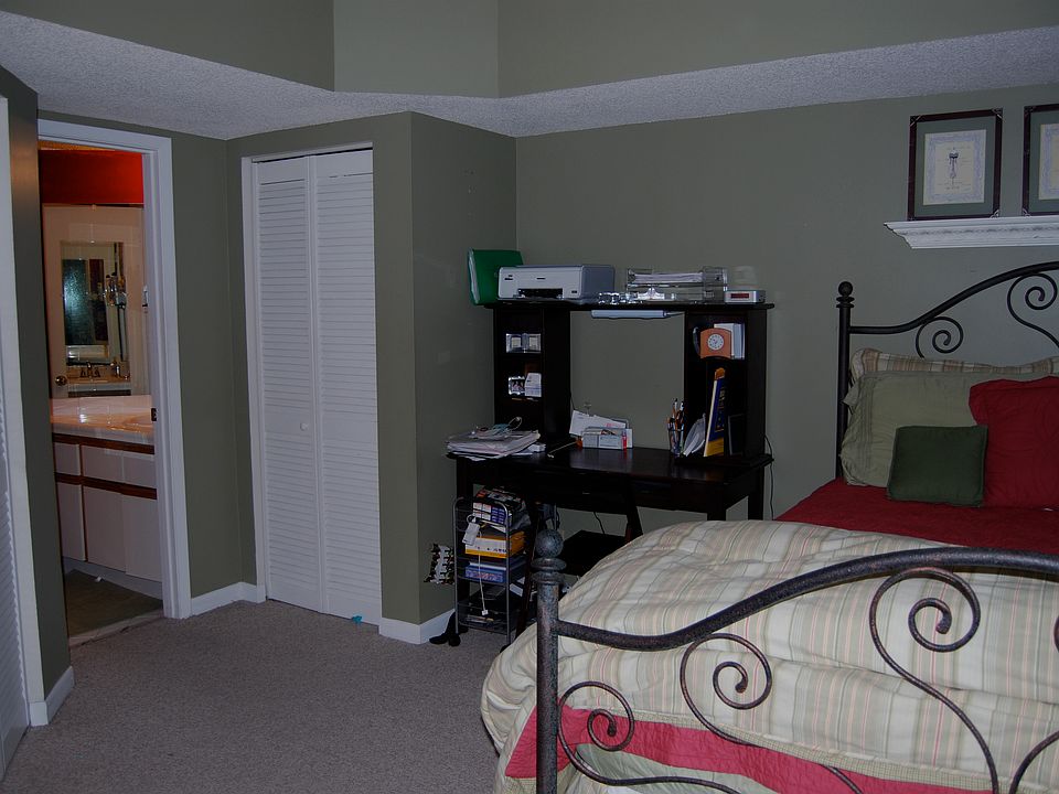 2nd image of 900 19th Ave S APT 807