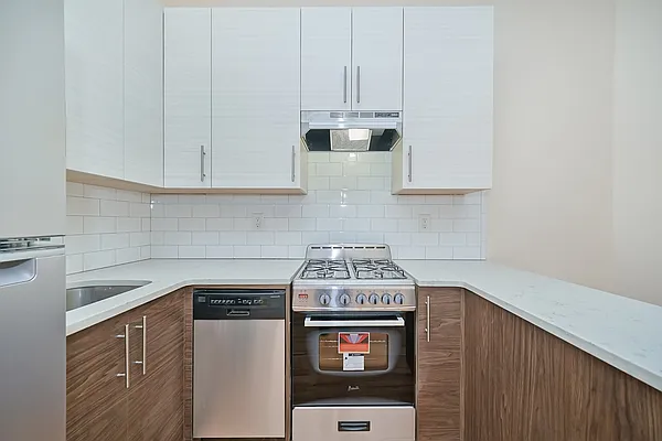 Rented by Living New York | media 10