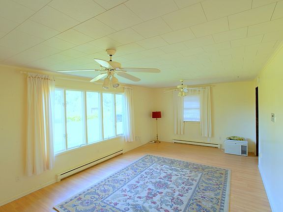 2nd image of 975 W Lacey St