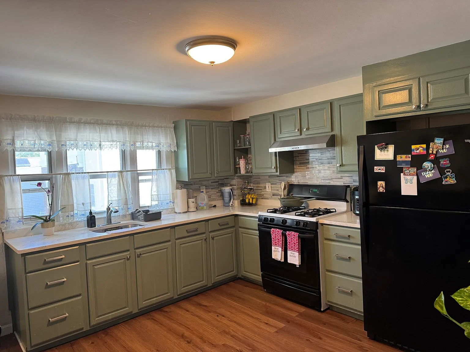 1 bed, 800 sqft, $2,300 — Photo 1