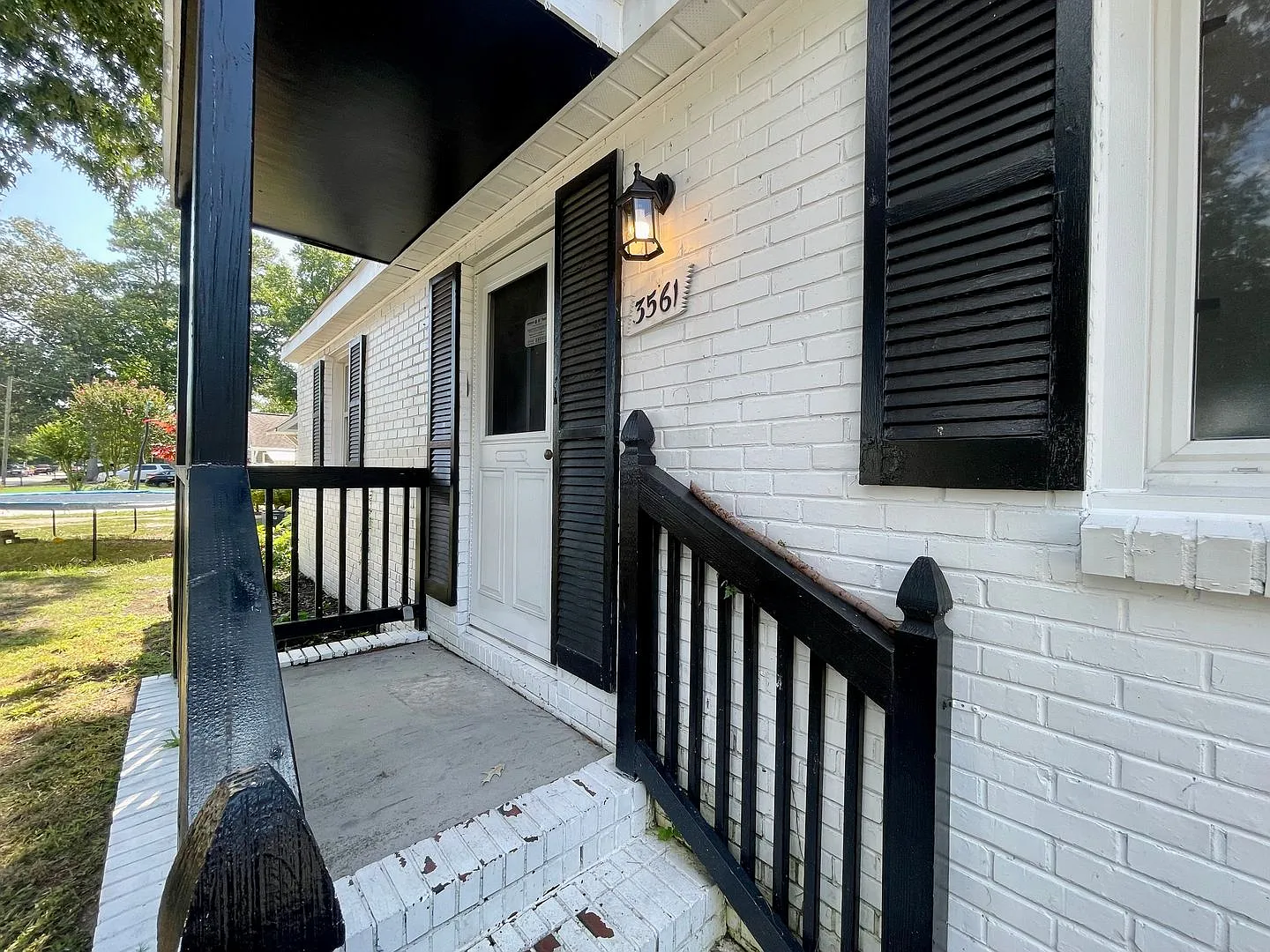 Renovated 4-Bedroom Ranch Near South Rosemont — Photo 4