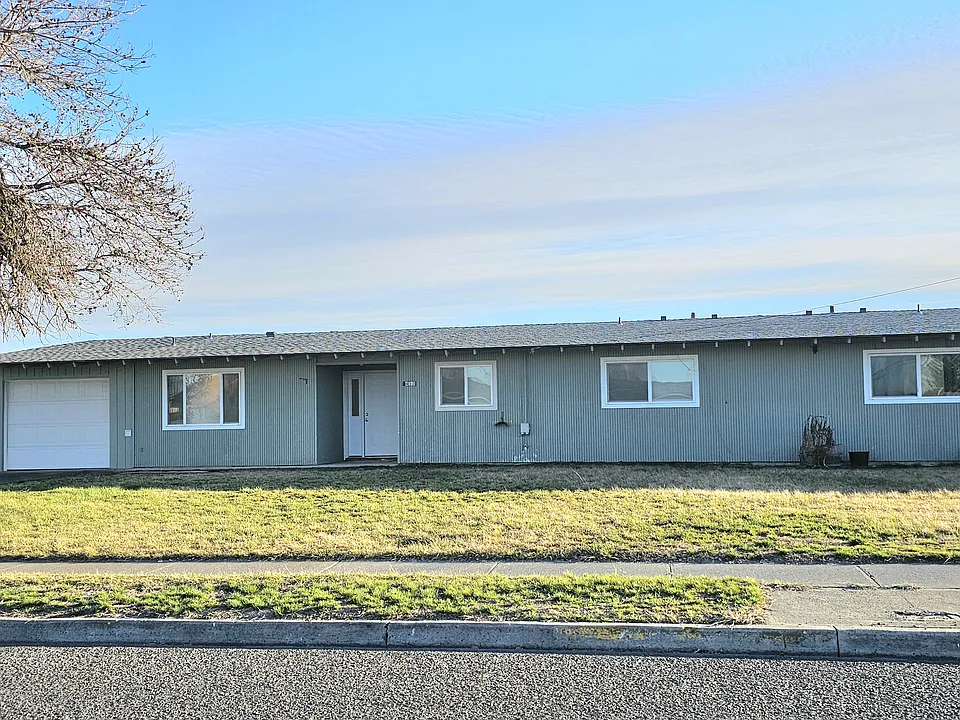 This ranch style family home has a garage along with four bedrooms, two bathrooms and a fenced yard. Situated on a nice lot with plenty of curb appeal but wait until you see inside!