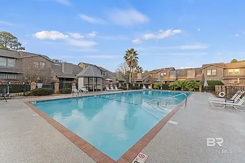 389 Clubhouse Dr — Photo 6