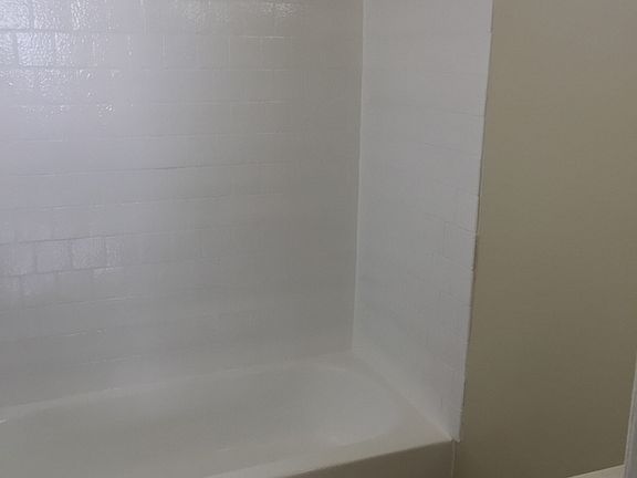 5th image of 12615 Oxford Ave APT D