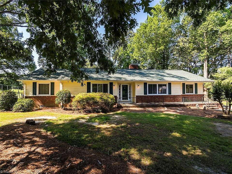 1st image of 25 Hastings Cir