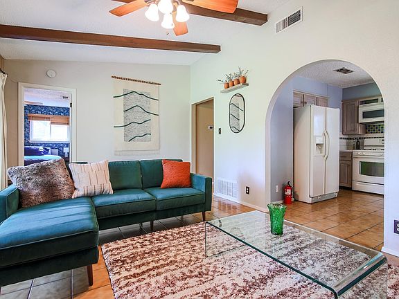 5th image of 5208 Meadow Creek Dr