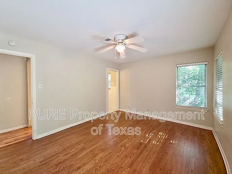 1408 Glencrest Dr — Photo 9