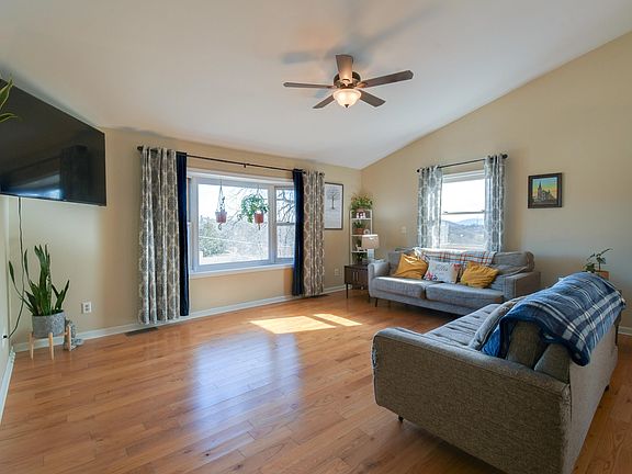 5th image of 1432 Dennison Ave