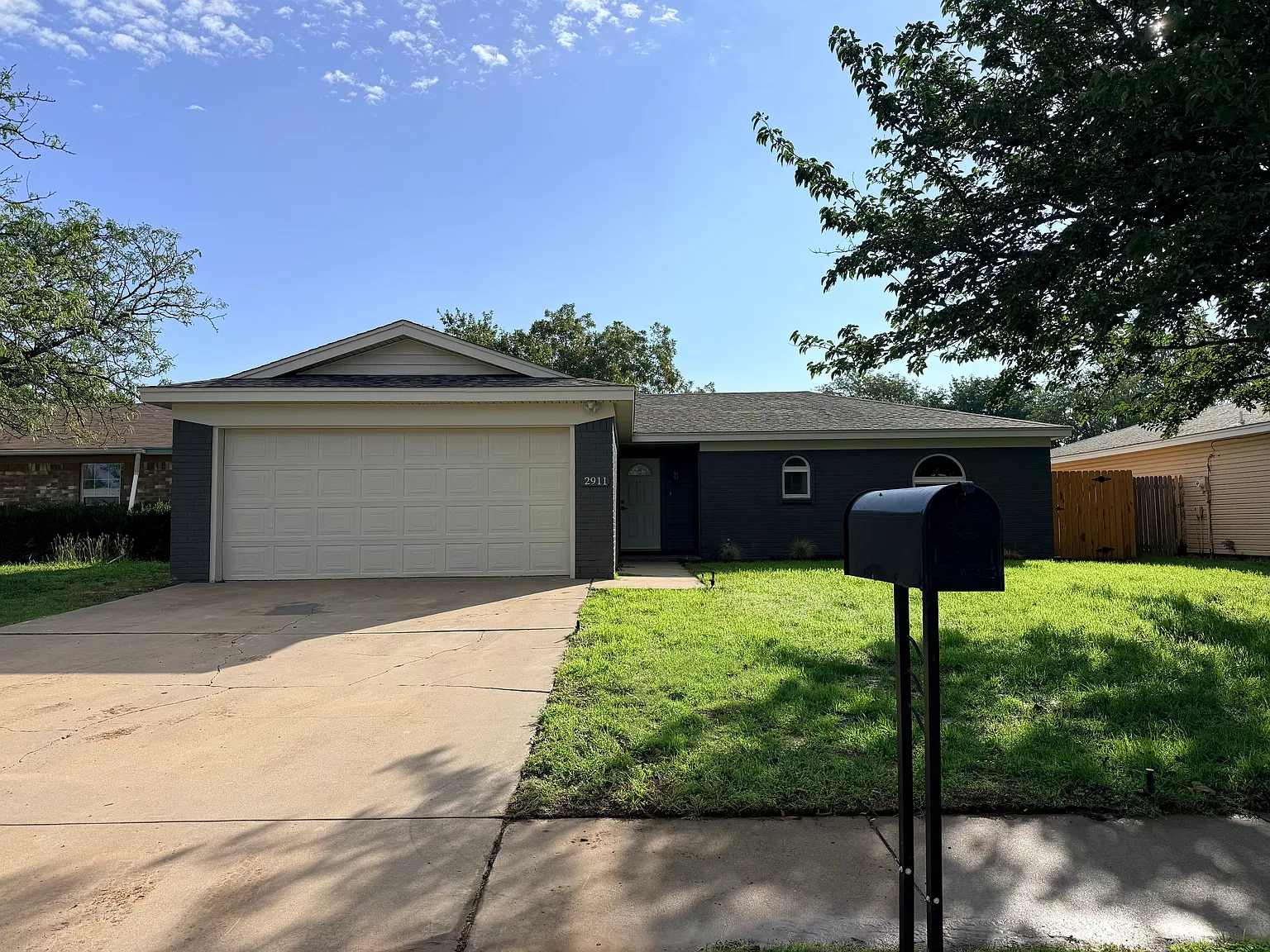 3 bed, 1759 sqft, $2,200 — Photo 2