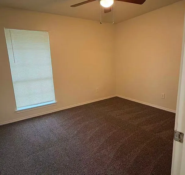212 Darrin Dr — Photo 7