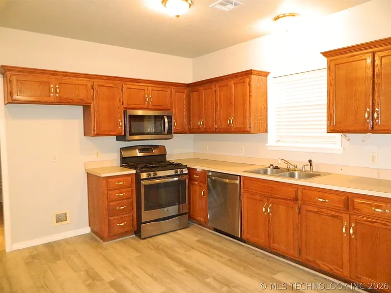 1302 W Exchange St — Photo 7