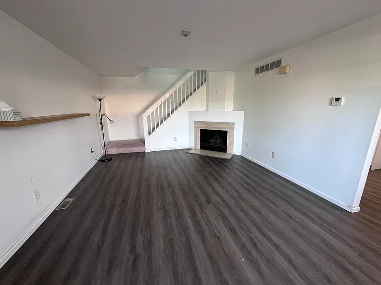 1891 Vine Way Dr #32 — Photo 3
