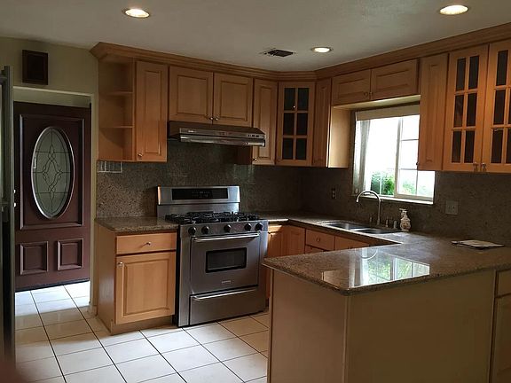 2nd image of 14945 Blythe St