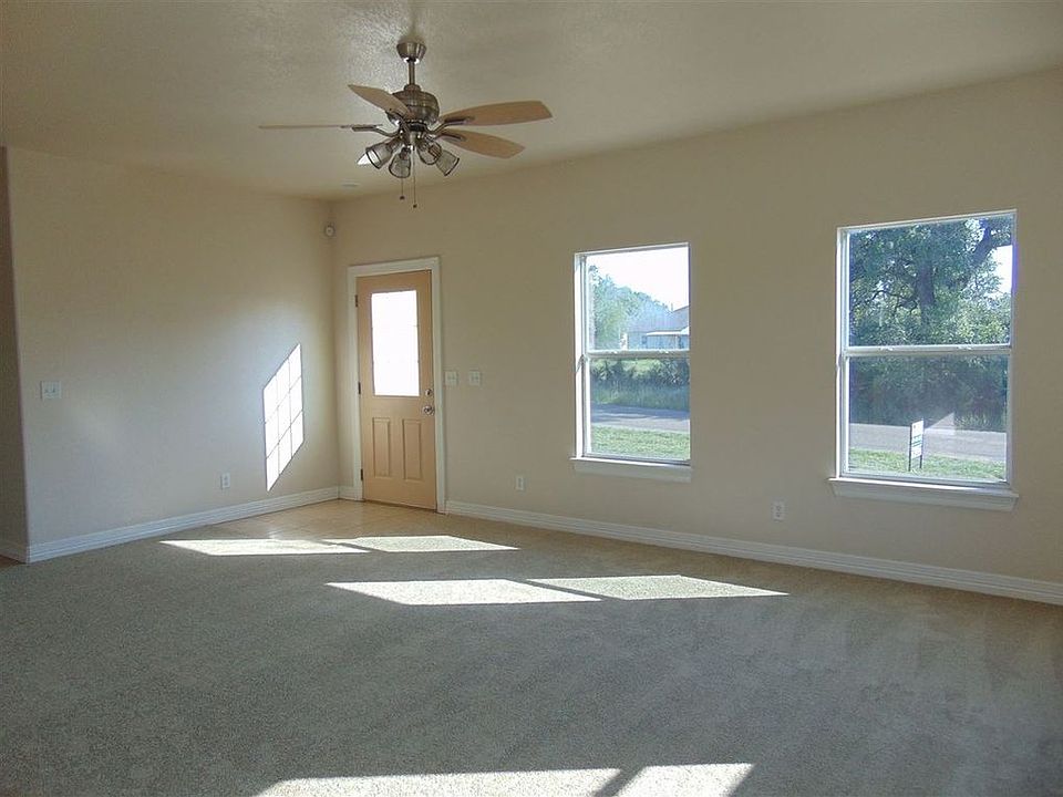 2nd image of 146 W Mistletoe Dr