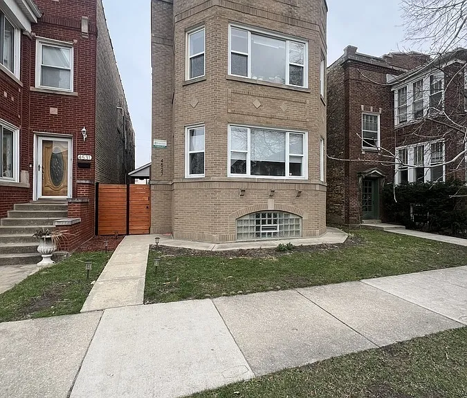 4527 N Troy St #1 — Photo 15