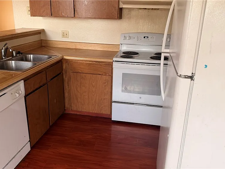 2754 Aarondavid Dr #C — Photo 5