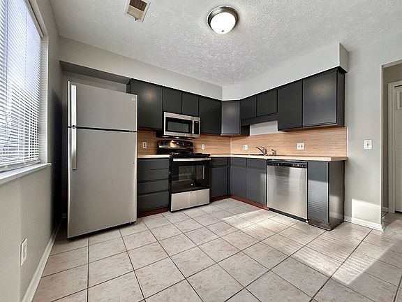 3rd image of 2950 Vineland Ave SE #2952