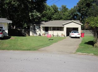 3055 E Loren St, Springfield, MO 65804