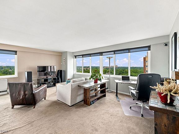 4th image of 12520 Edgewater Dr APT 1601