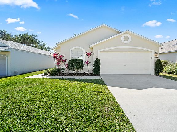 2nd image of 505 Oak Mont Pl