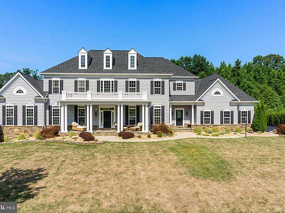 3rd image of 108 Lupine Dr